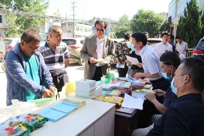 陽新縣開展“送農(nóng)資、送政策、送技術(shù)”下基層活動，同步提供法律咨詢助力鄉(xiāng)村振興